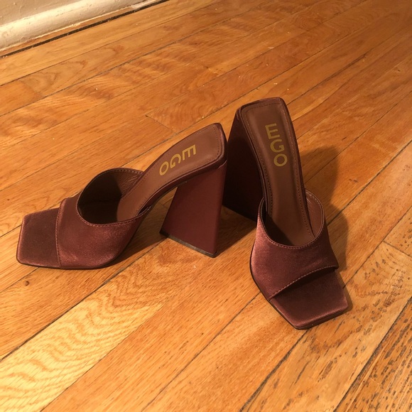 SOLD Square open toe sculptured flared block heel mule in brown satin - Picture 7 of 9